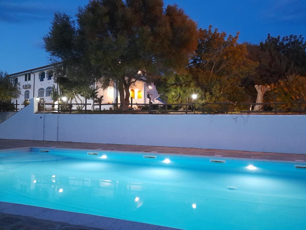 Agriturismo Palas De Serra Country Resort Onifai Eksteriør billede