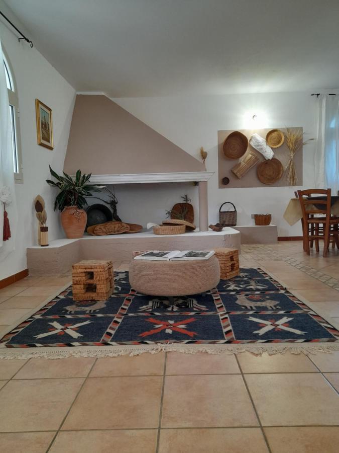 Agriturismo Palas De Serra Country Resort Onifai Eksteriør billede