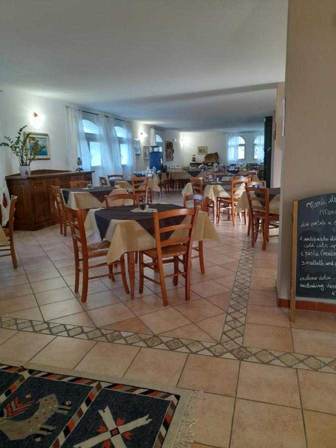 Agriturismo Palas De Serra Country Resort Onifai Eksteriør billede