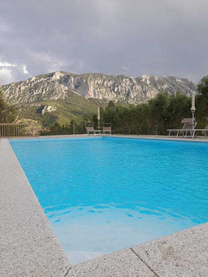 Agriturismo Palas De Serra Country Resort Onifai Eksteriør billede