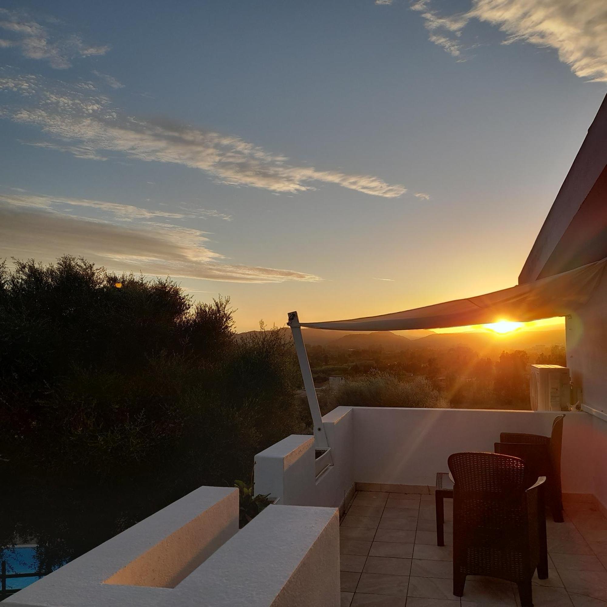 Agriturismo Palas De Serra Country Resort Onifai Eksteriør billede