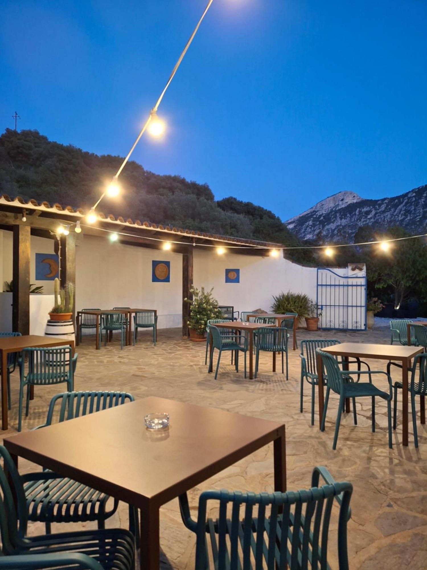 Agriturismo Palas De Serra Country Resort Onifai Eksteriør billede